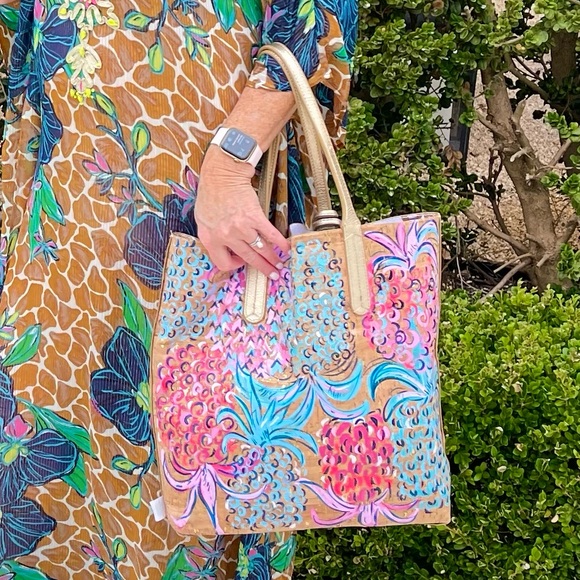 Lilly Pulitzer Gold Flamenco Shopper Tote - Picture 11 of 17
